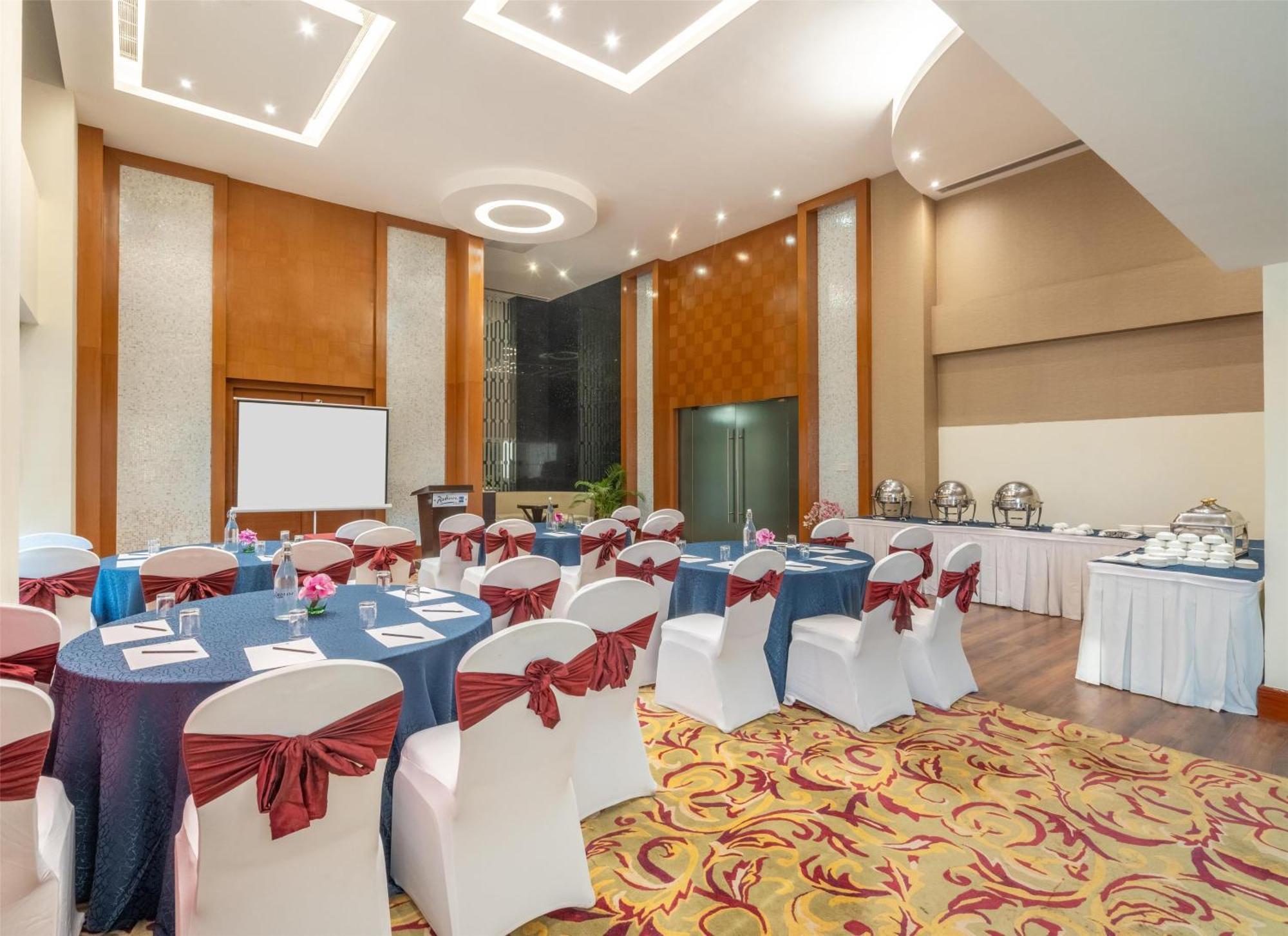 Radisson Blu Hotel Rudrapur Exterior foto