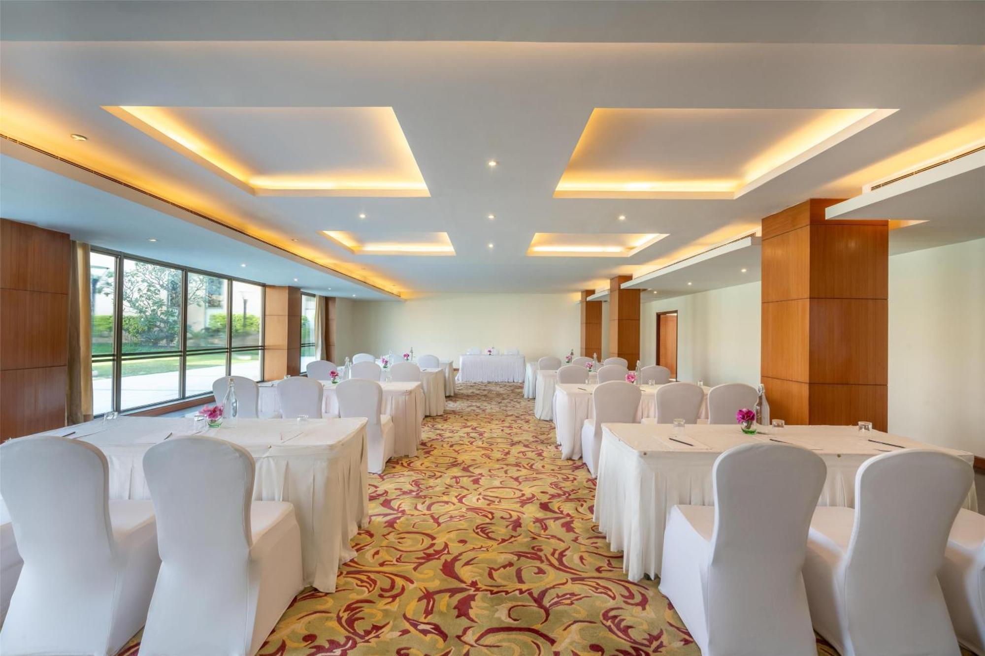 Radisson Blu Hotel Rudrapur Exterior foto